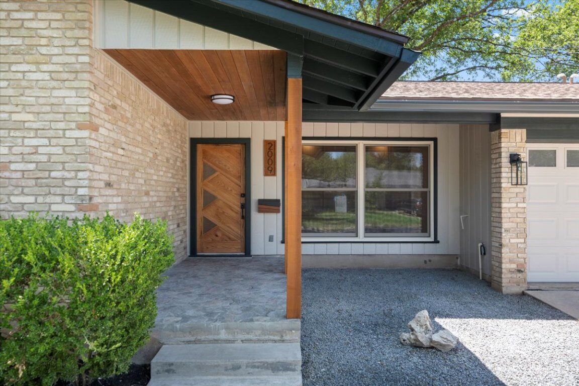 Property Photo: 2009 Lazy Brook TX 78723