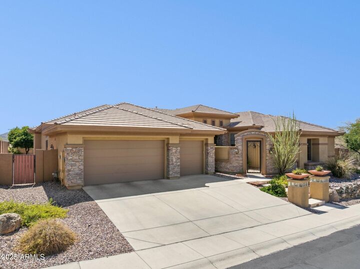 Property Photo:  42043 N Bradon Way  AZ 85086 