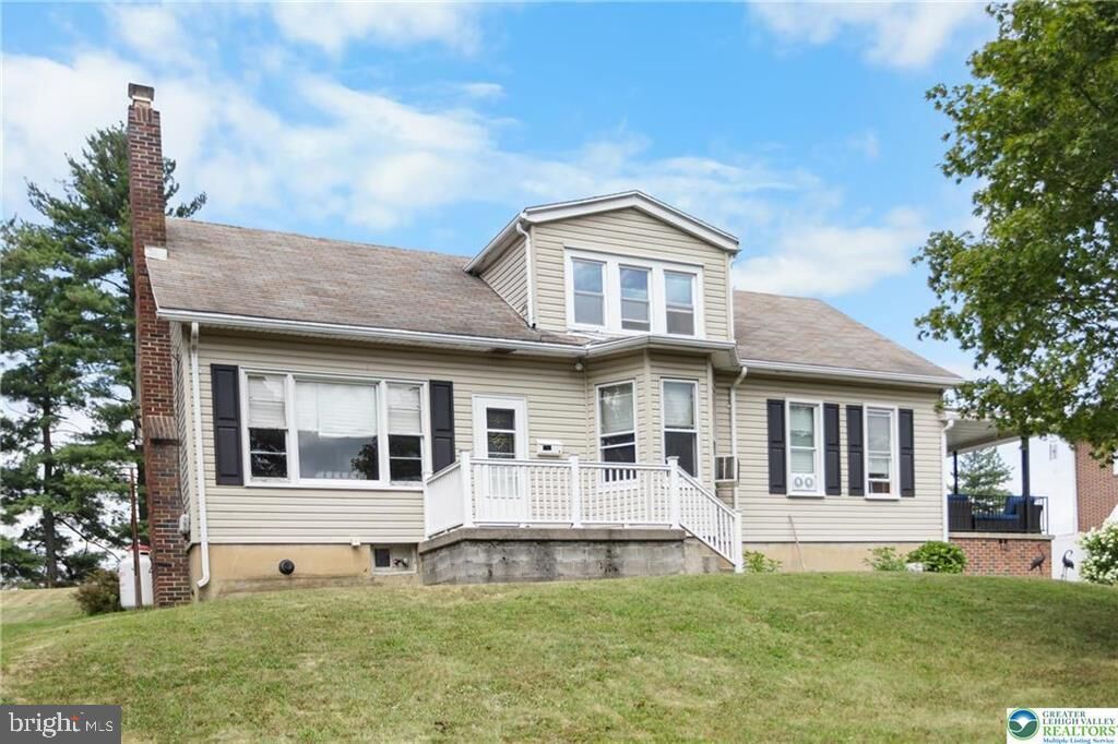 Property Photo: 1740 E Elk Avenue PA 17901