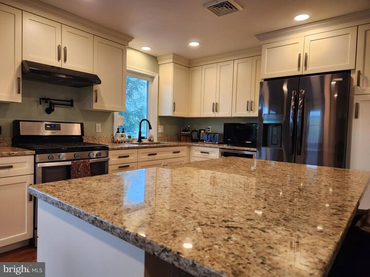 Property Photo:  3096 Anchor Road  PA 17582 