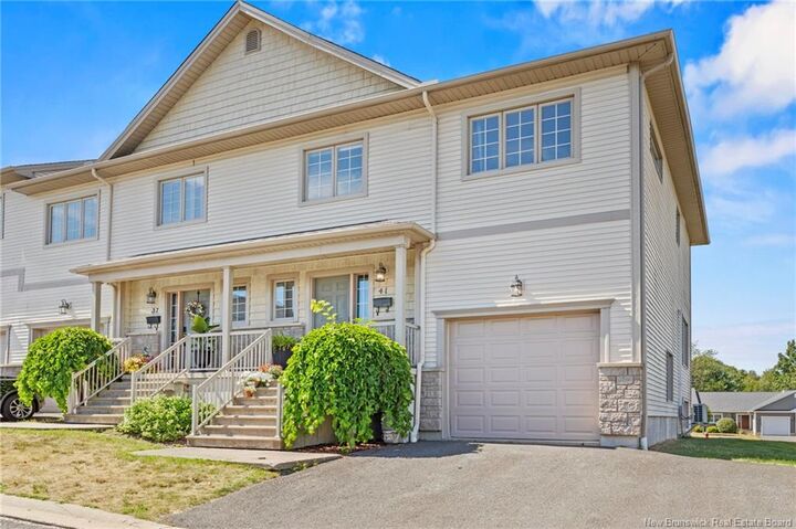 Property Photo:  41 Huntington Circle  NB E3B 0M1 