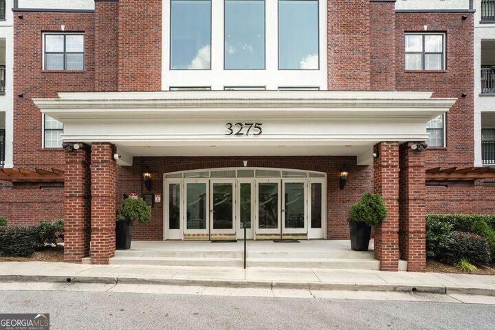 Property Photo: 3275 Lenox Road NE #302 GA 30324