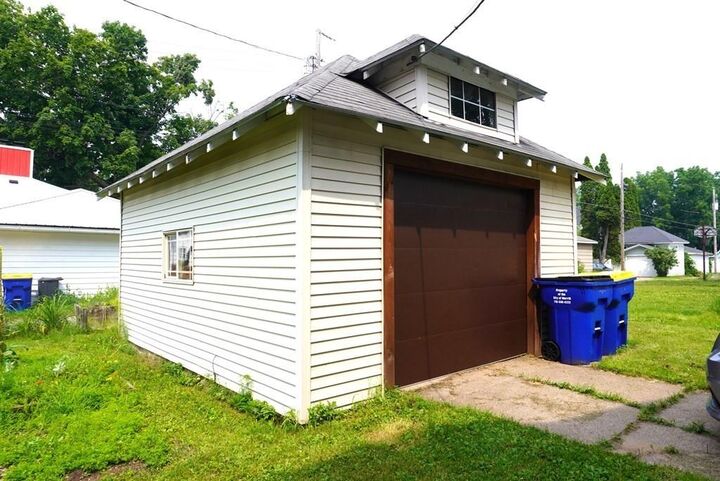 Property Photo: 106 State St WI 54452