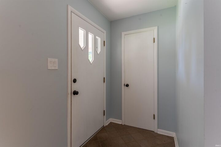 Property Photo:  5817 Green Meadow Road  IN 47715 