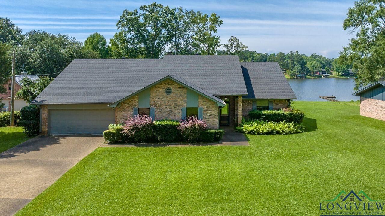 Property Photo: 608 Shadowood Dr. TX 75672