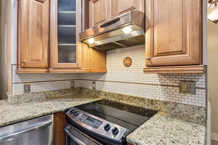 Property Photo: 11036 Blaine Top Place FL 33626