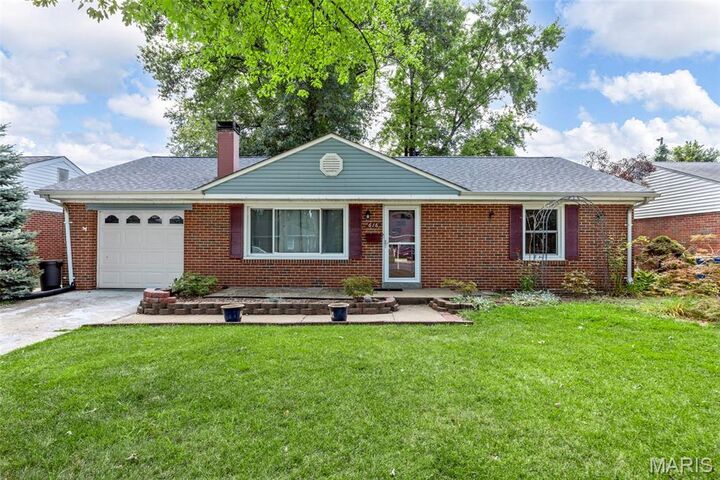 616 Pine Street  St Charles MO 63301 photo