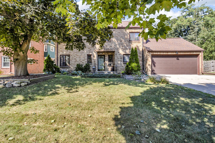 Property Photo: 512 S Wisner Street MI 49203