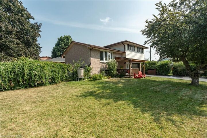 2 Lester Place  Cambridge ON N1R 2P9 photo