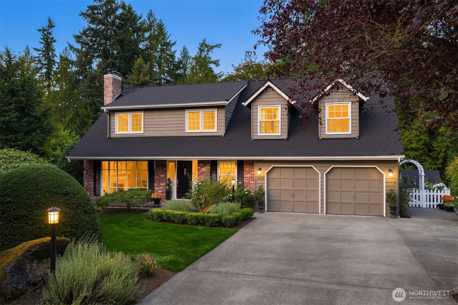 Property Photo: 18232 SE 43rd Court WA 98027