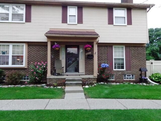 21053 E Glen Haven Circle  Northville MI 48167 photo