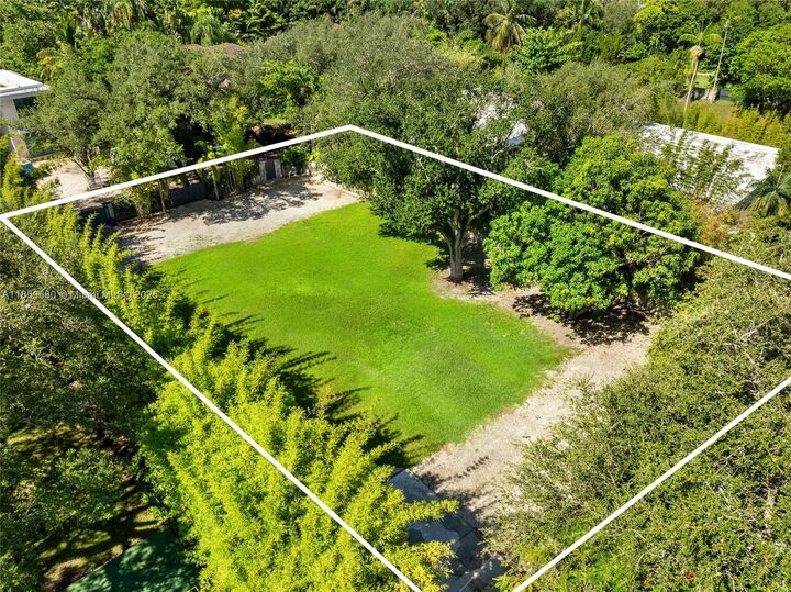 Property Photo:  3887 Little Ave  FL 33133 