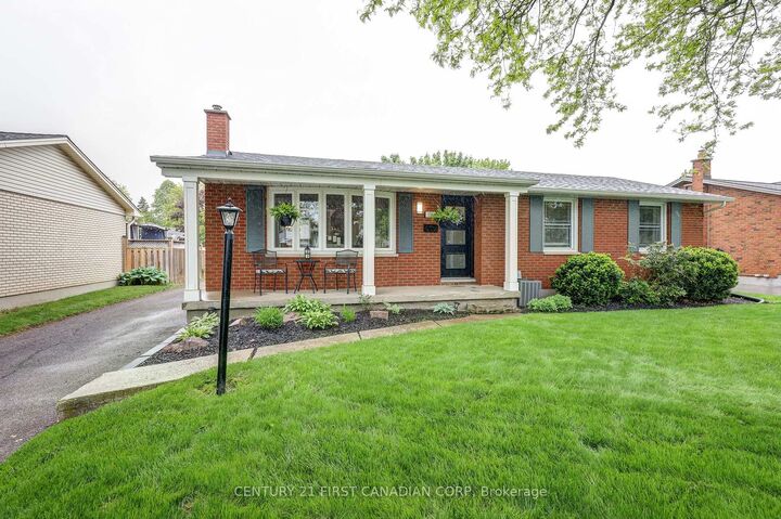 Photo de la propriété: 116 Downing Crescent ON N6C 3C8