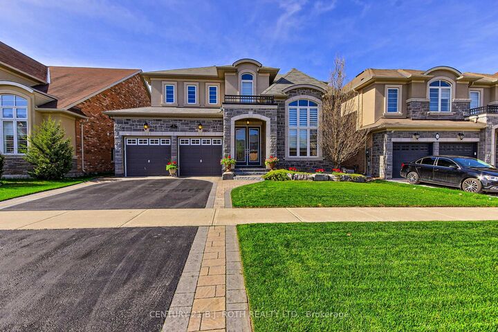 Property Photo:  35 Manor Forest Road  ON L0G 1M0 