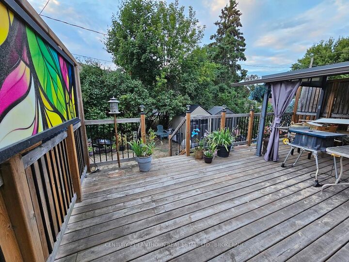 Property Photo:  197 King Street  ON K7R 1B8 