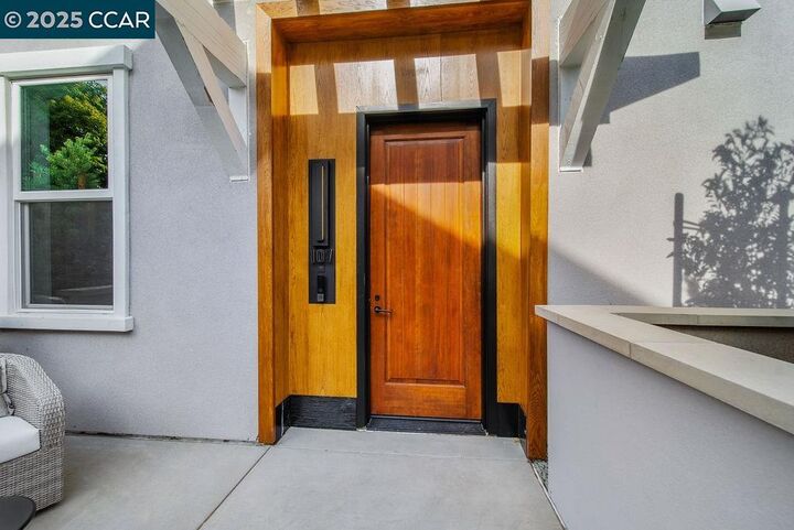 Property Photo: 600 Hartz Ave 112 CA 94526