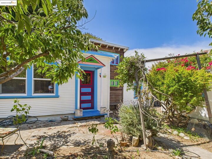 Property Photo:  1545 Mariposa St  CA 94804 