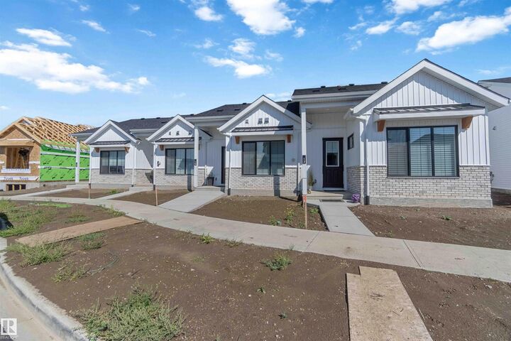 Property Photo:  19 Deer Meadow Crescent  AB T8L 1Z4 