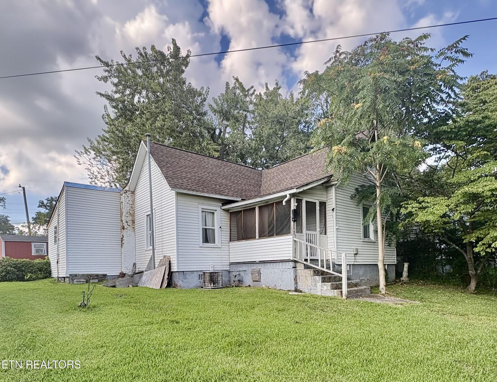 Property Photo: 2101 Lawson Ave TN 37917