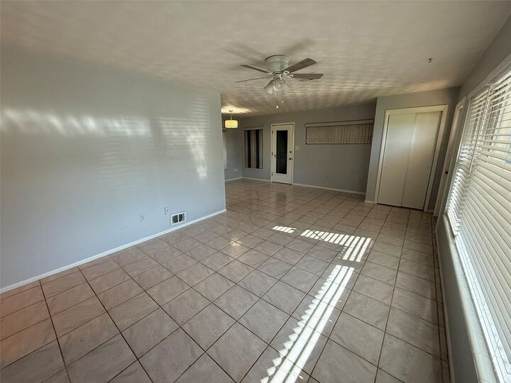 Property Photo:  186 Salem Avenue NW  FL 33952 