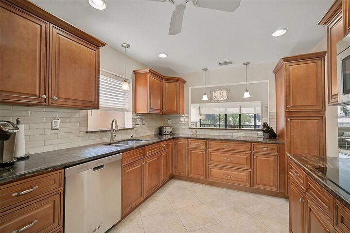 Property Photo:  6660 Schooner Bay Circle 6660  FL 34231 