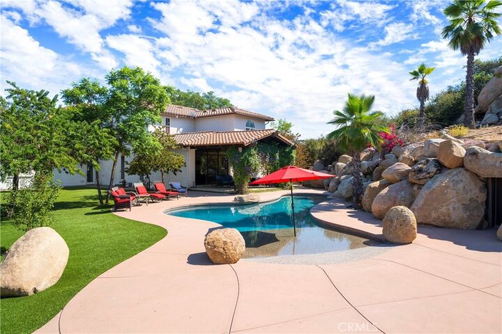 Property Photo:  42179 Calle Paramo  CA 92562 