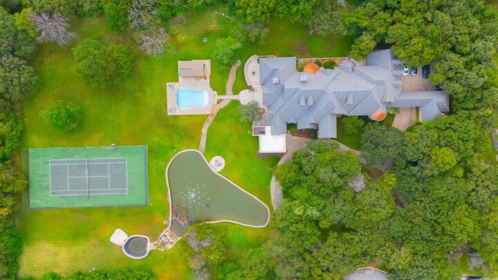 Property Photo: 1805 Leeds Drive TX 76092