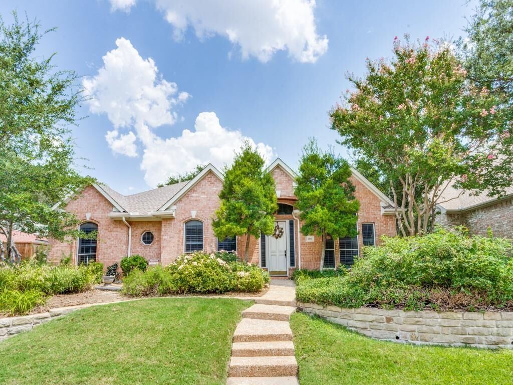Property Photo: 405 Irvine Drive TX 75013