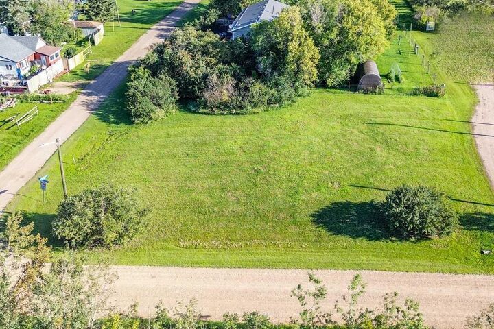 Property Photo: 1 1 Avenue AB T0C 2L0