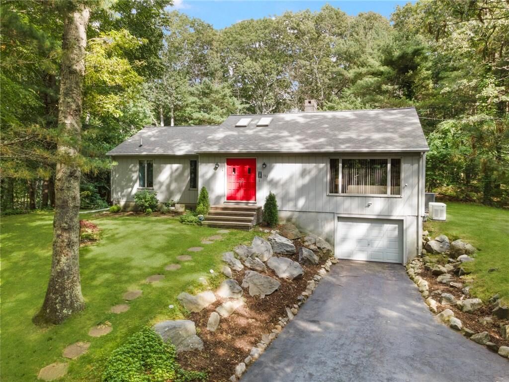 Property Photo:  103 Rollingwood Drive  RI 02852 