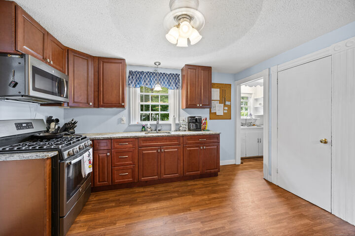 Property Photo:  20 Milldale Avenue  CT 06479 