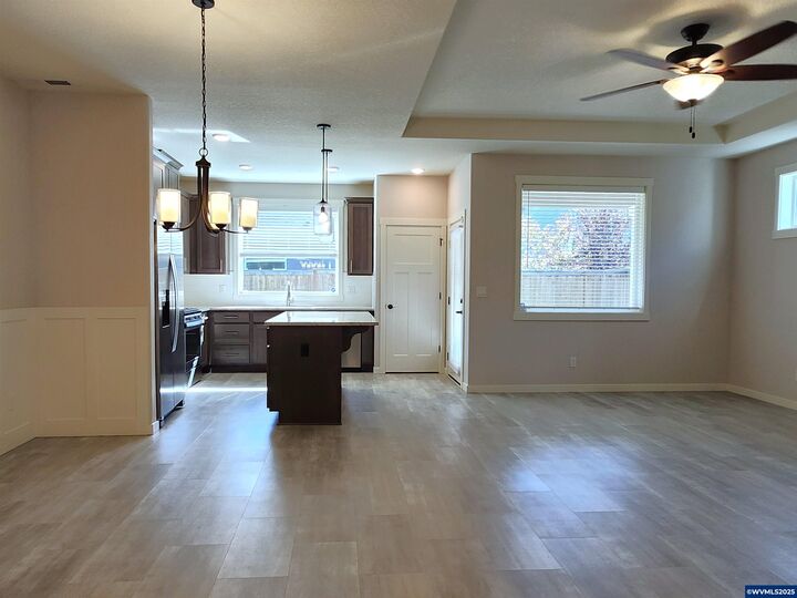 Property Photo: 5162 Gemini Av NE OR 97305