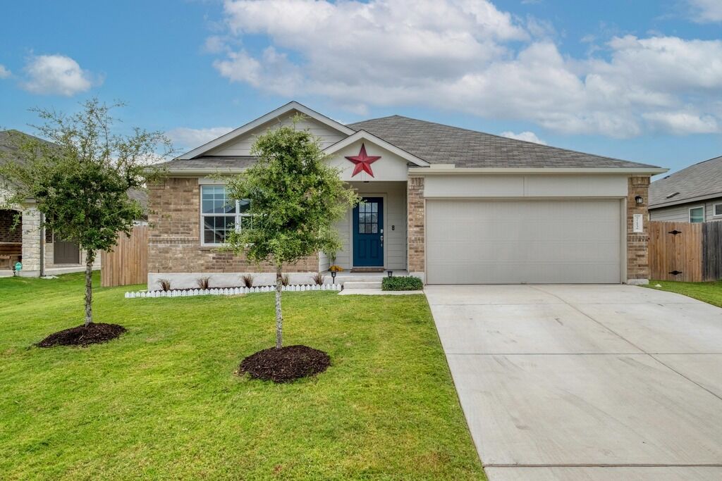 Property Photo: 712 Sassafras Street TX 78634