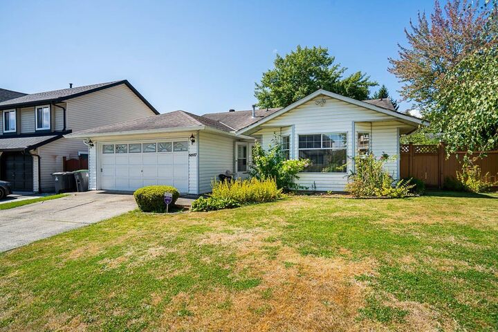 Photo de la propriété: 6697 141A Street BC V3W 9N8