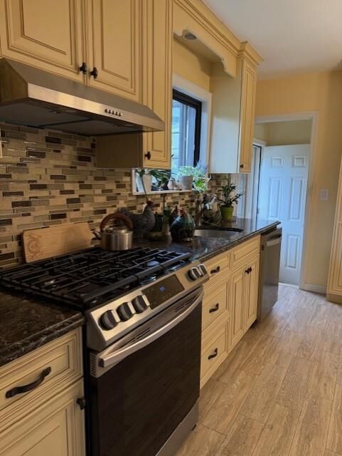 Property Photo: 4 Brentwood Avenue NY 10301