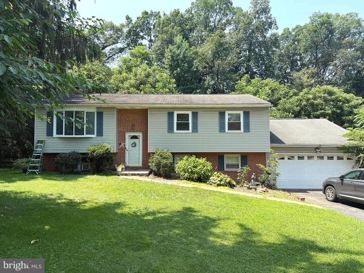 27 Hamilton Road  Boiling Springs PA 17007 photo