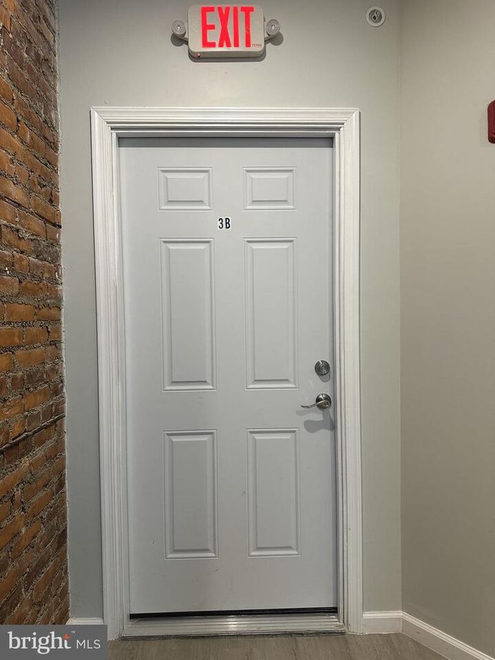 Property Photo: 6035 Germantown Avenue 3R PA 19144