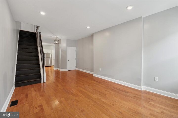Property Photo:  1421 N Dover Street  PA 19121 