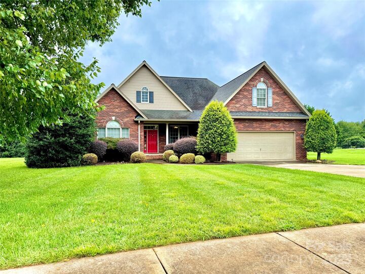 Property Photo: 711 Cedar Hill Drive NC 28152