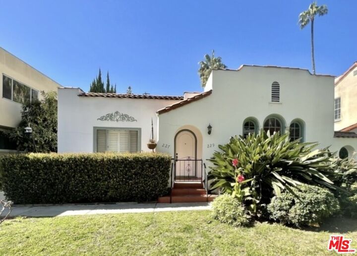 227 N Swall Dr  Beverly Hills CA 90211 photo
