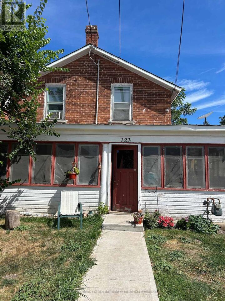 Property Photo:  123 Durham Street South  ON K0K 2K0 