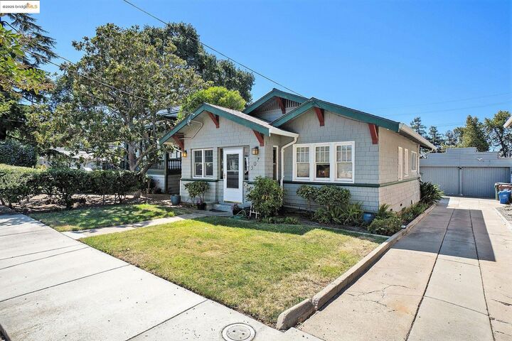 Property Photo: 307 W 9th St CA 94509