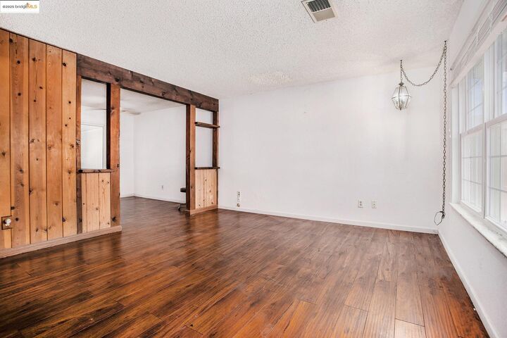 Property Photo:  2104 Colfax Way  CA 94509 