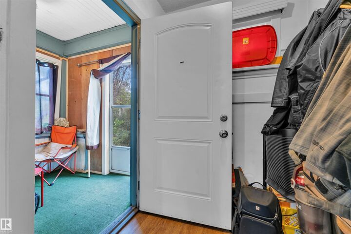 Property Photo:  11725 97 Street NW  AB T5G 1Y3 