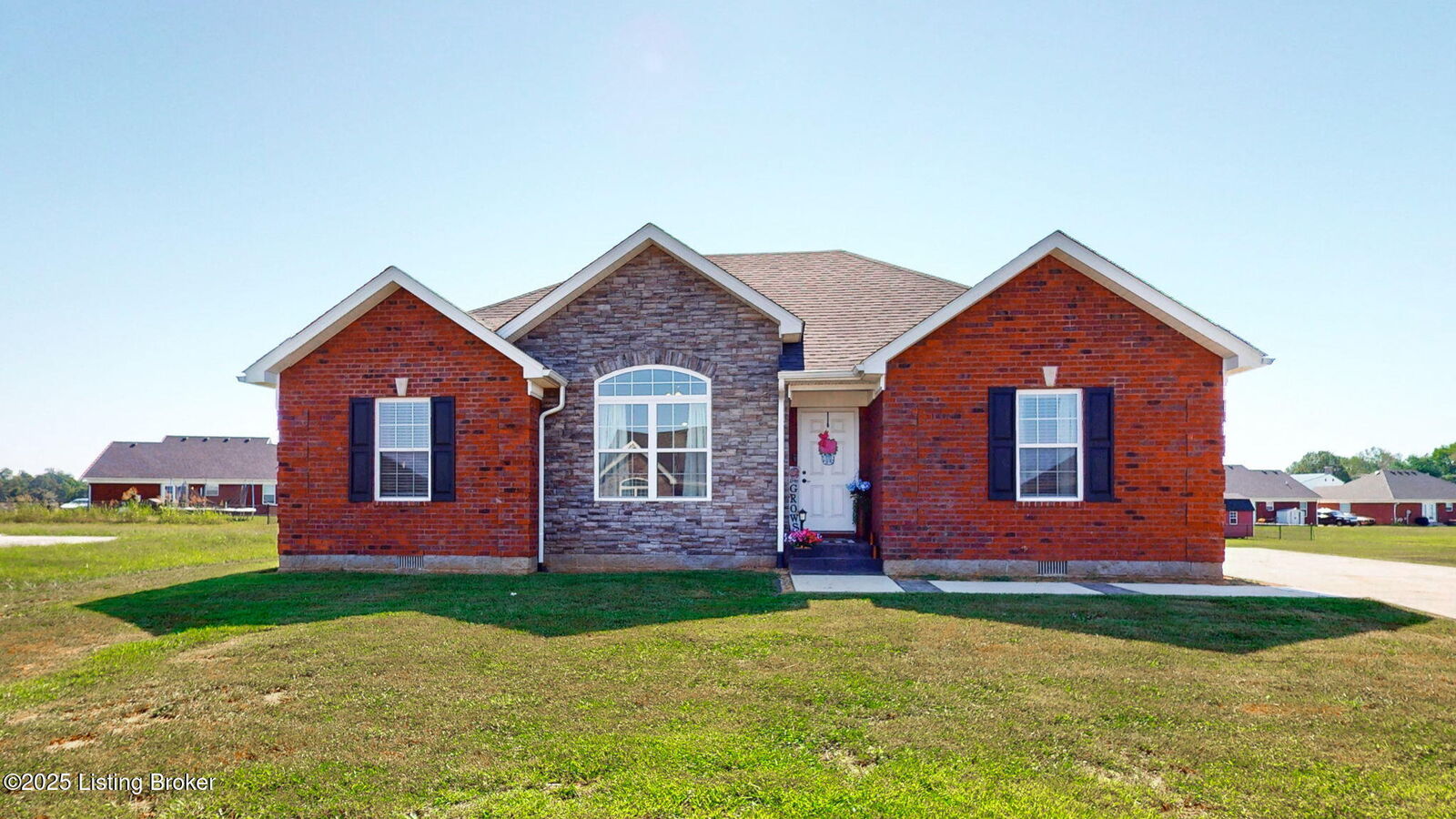Property Photo: 106 Amarillo Ln KY 40013