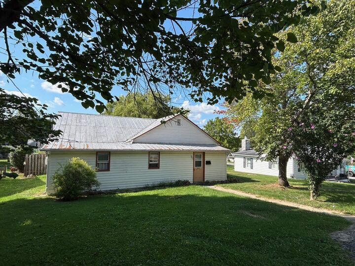 Property Photo: 380 Frazier St WV 24901