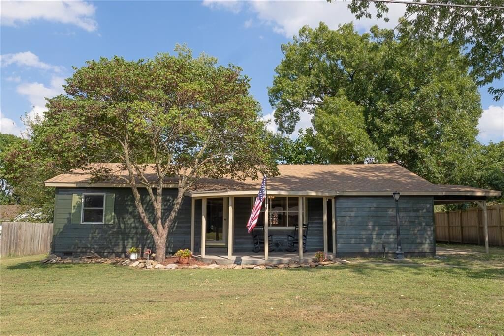 Property Photo: 127 S Olive Street KS 67335