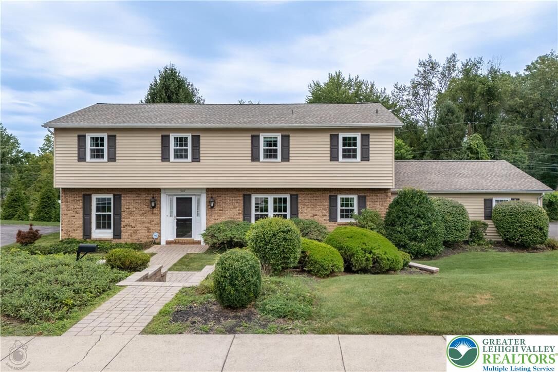 Property Photo: 507 Iroquois Street PA 18049
