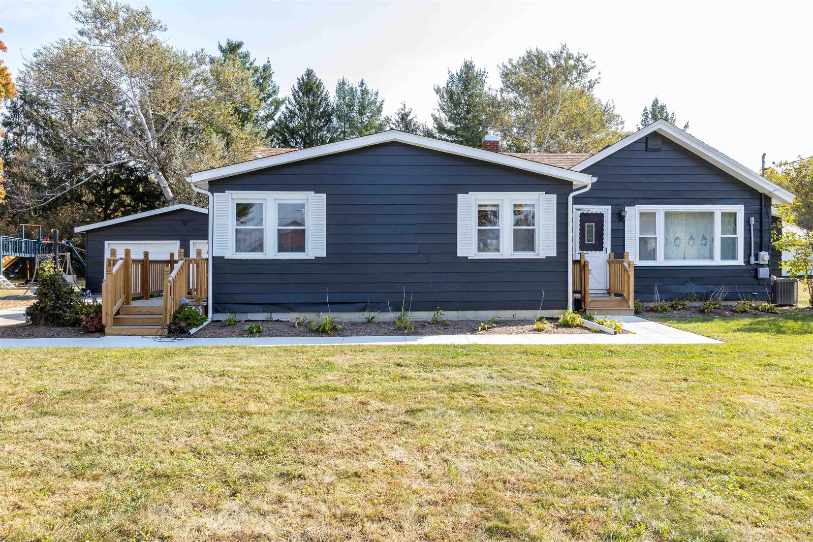 Property Photo:  1300 Sandow  MI 48640 