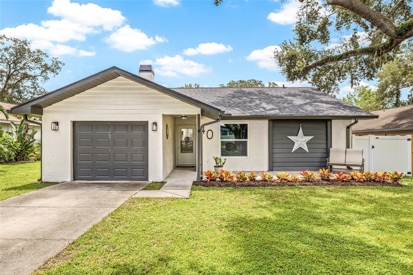 Property Photo:  40 Irwin Street W  FL 34695 